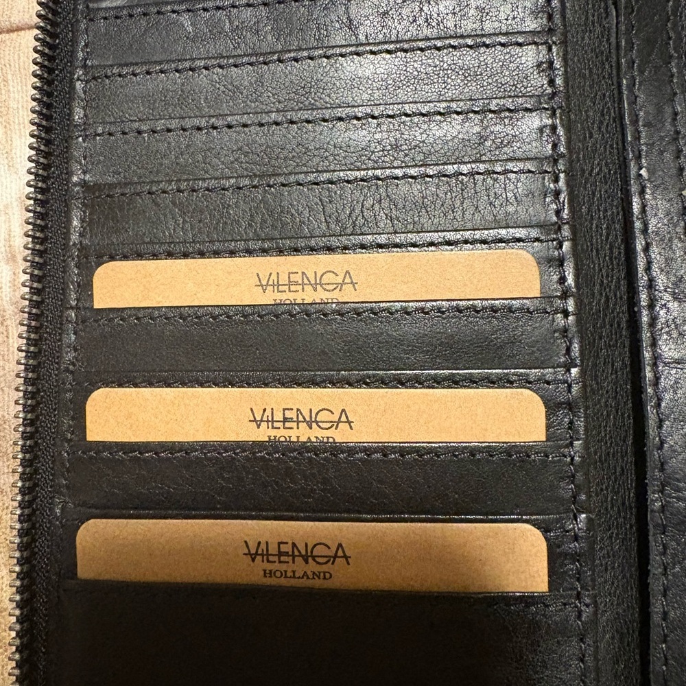 Chic Black Leather Wristlet with Intricate Design - Picture 4 of 5